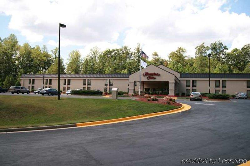 Hampton Inn Chester Bagian luar foto